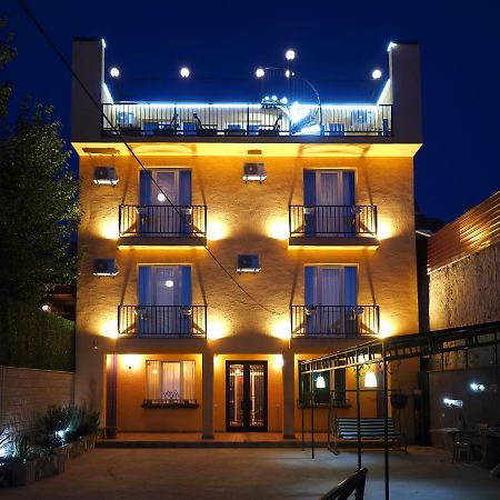 Hotel Banihills Tbilisi Exteriör bild