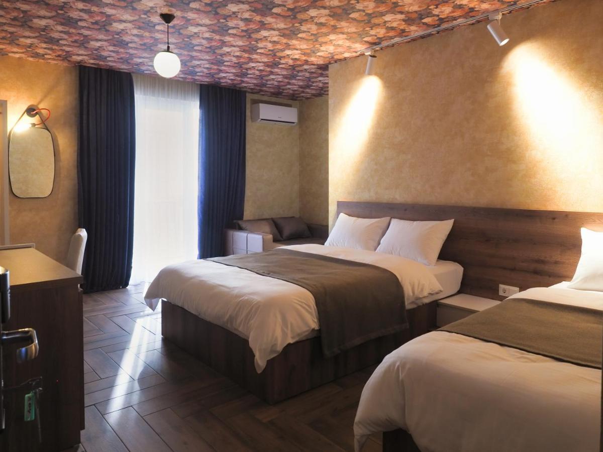 Hotel Banihills Tbilisi Exteriör bild