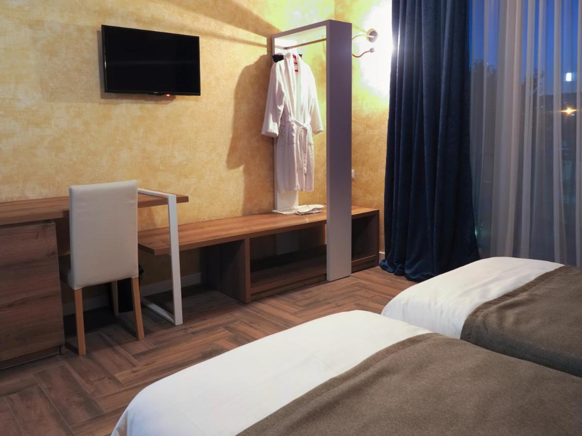 Hotel Banihills Tbilisi Exteriör bild