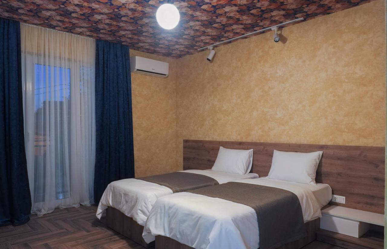 Hotel Banihills Tbilisi Exteriör bild