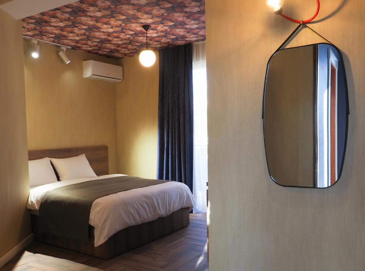 Hotel Banihills Tbilisi Exteriör bild