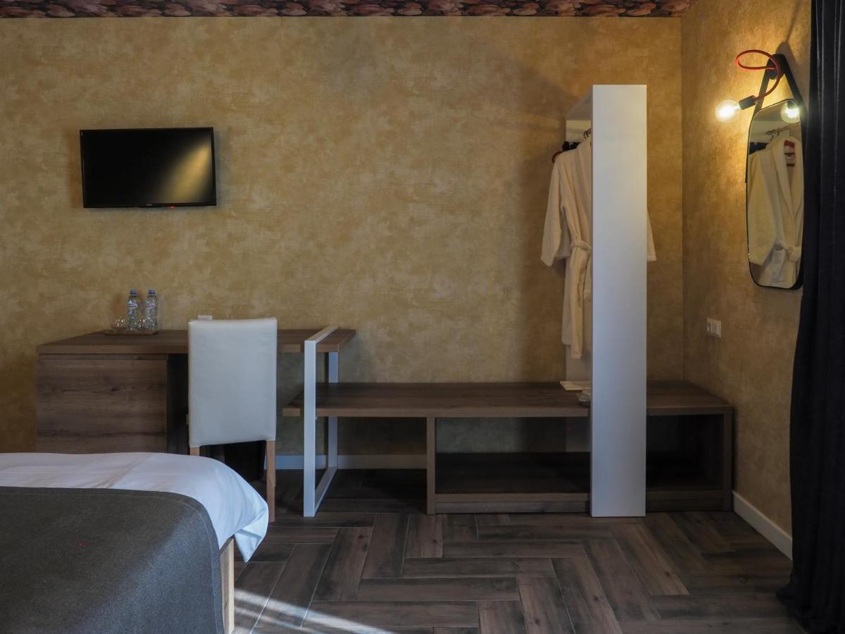 Hotel Banihills Tbilisi Exteriör bild