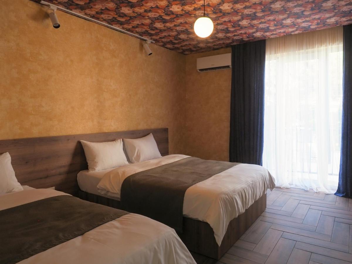 Hotel Banihills Tbilisi Exteriör bild